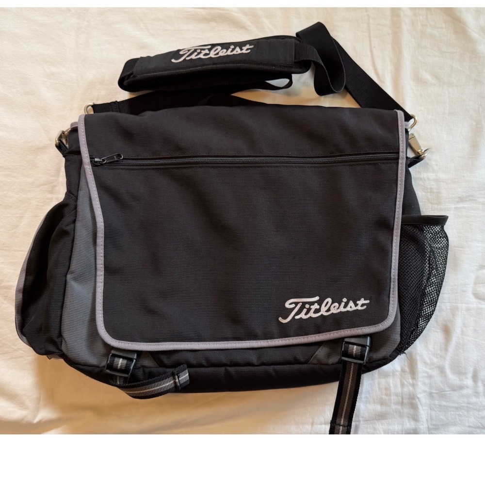 Titleist Messenger Bag Black Nylon Laptop Case Crossbody Golf Travel Briefcase